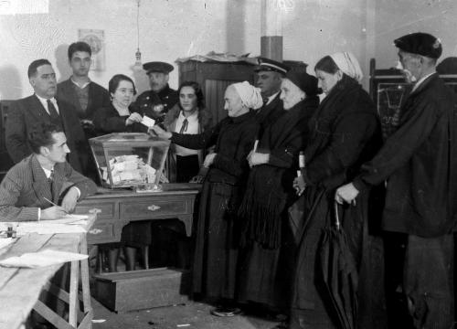 Imáden tomada por Indalecio Ojanguren en Eibar de las elecciones al Estatuto Vasco de 1933